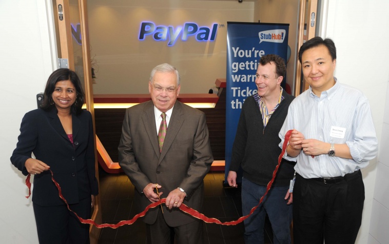 StubHub-Ribbon-Cutting_0