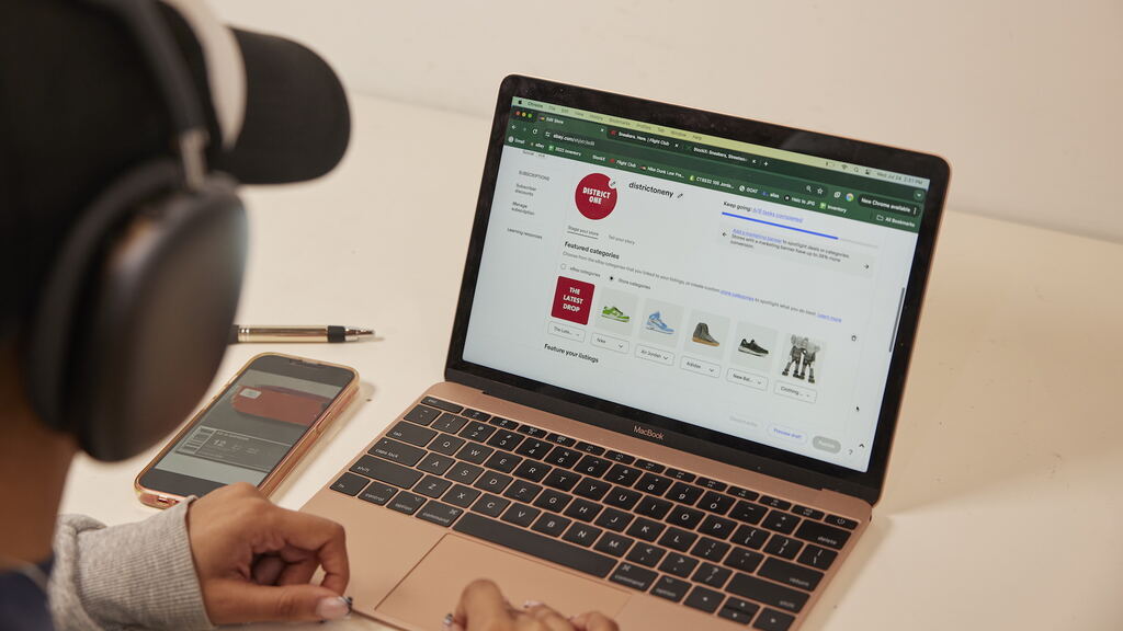 Odemkněte inovace: Jak prodejci i kupující využívají AI k lepším svátkům