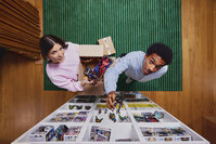  Dal vintage al digitale: il collezionismo è una passione per 6 italiani su 10 